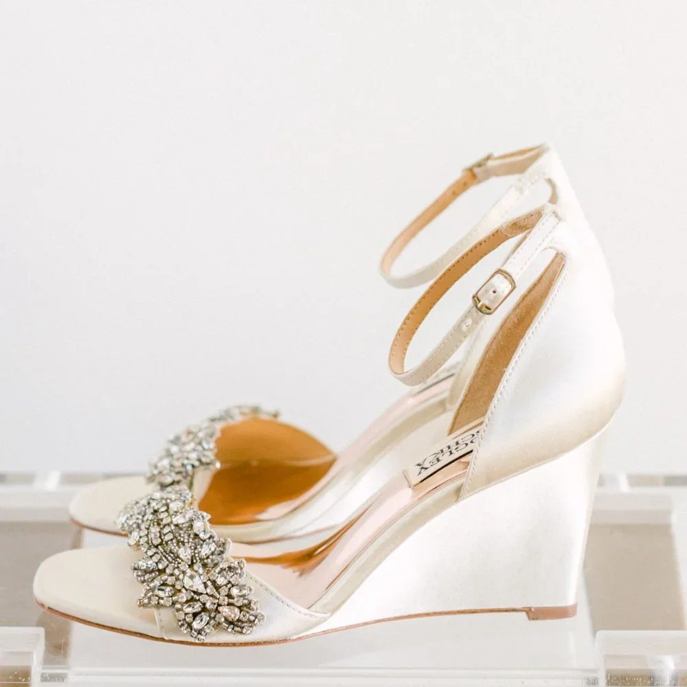 Badgley Mischka Ivory Ankle Strap Heels Women's 5.5 Wedge Aliyah - Picture 7 of 13